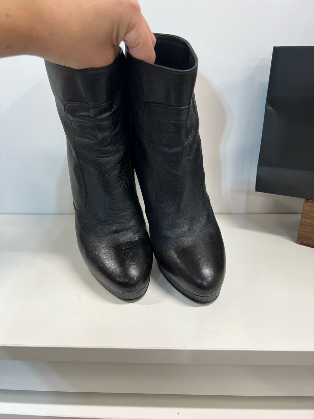 🔥🔥 Chanel Leather High-Heel Boots/COA size 39 fit an 8 MOTHERS DAY PRICE 1 DAY - Picture 12 of 14